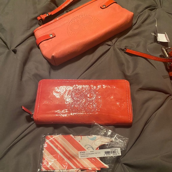 Authentic Audrey coach coral - Picture 2 of 4
